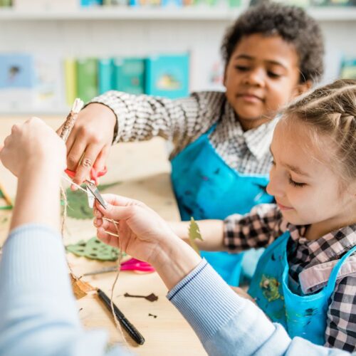 kids making crafts